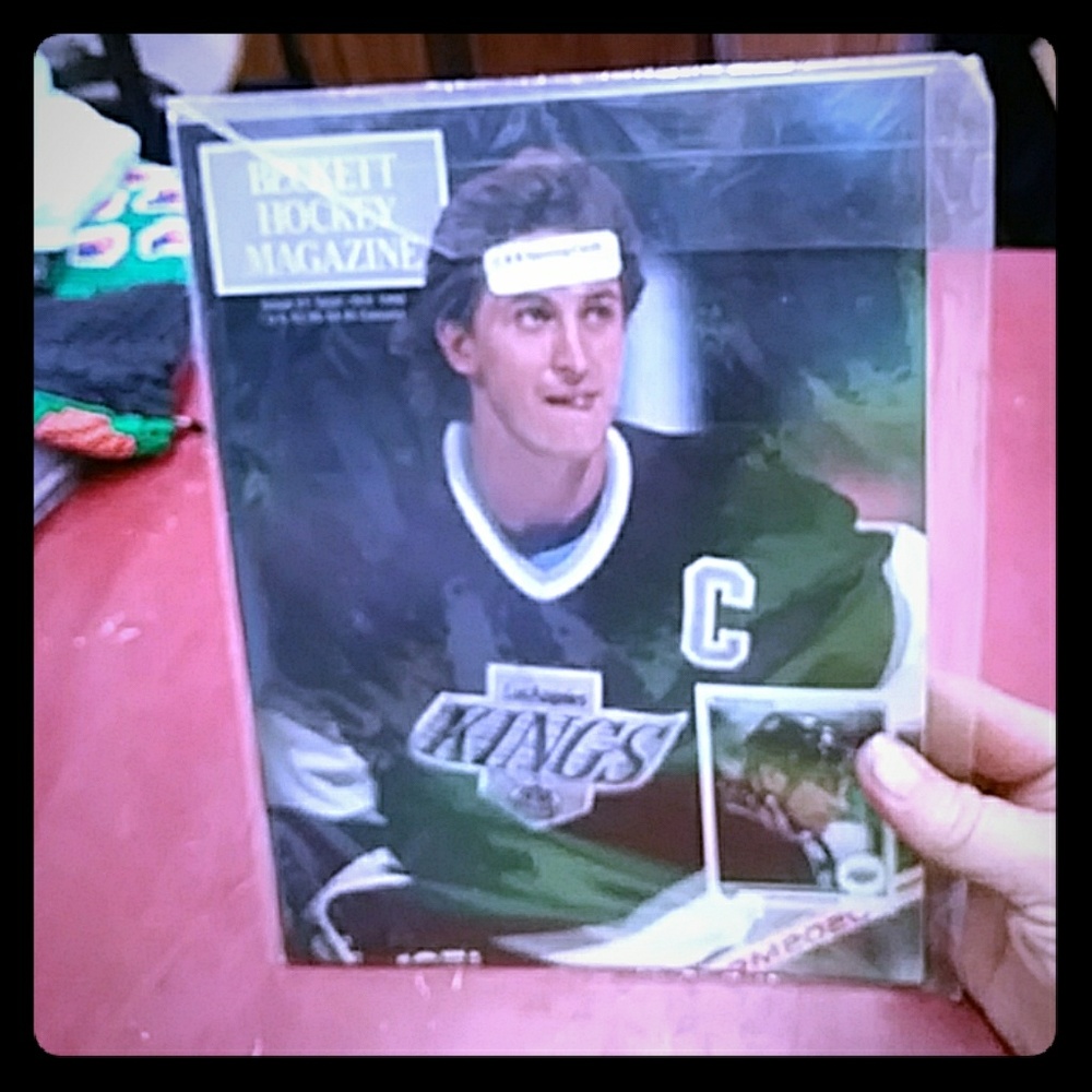 BECKETT HOCKEY MAGAZINE ISSUE #1 SEPT./OCT. 1990